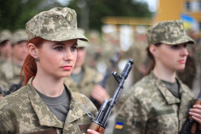 Кількість жінок у військових вишах зросла вдвічі