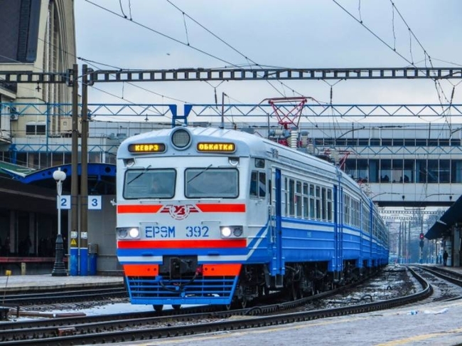 На Харківщині скасовують усі пасажирські поїзди та електрички – що буде з квитками