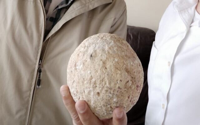 Израильтянин вернул украденный 15 лет назад артефакт, опасаясь конца света из-за коронавируса