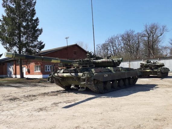 Львівський бронетанковий завод передав чергову партію танків на передову