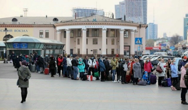 Прикордонники оформили поїзд «Київ-Москва», на якому в Росію виїхало понад 700 осіб (ВІДЕО)