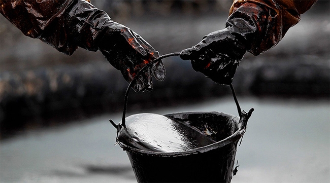Bloomberg: Цена на нефть стала отрицательной. Теперь за нефть доплачивают, чтобы ее купили