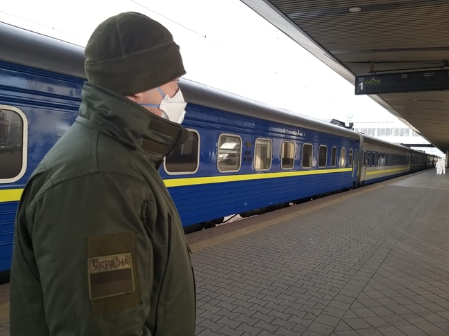 В Україну потягом з Росії прибуло майже 700 пасажирів (ВІДЕО)