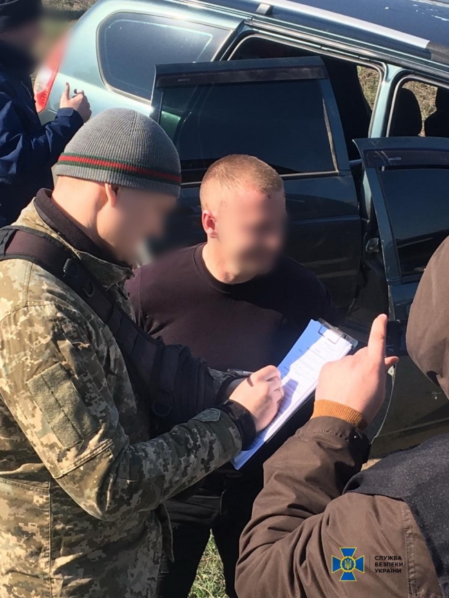 СБУ викрила власних співробітників на незаконній передачі коштів терористичній організації «ДНР»