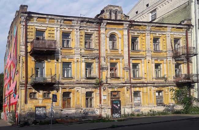 Судитимуть осіб, які незаконно заволоділи історичною будівлею в центрі Києва вартістю понад 9 млн грн