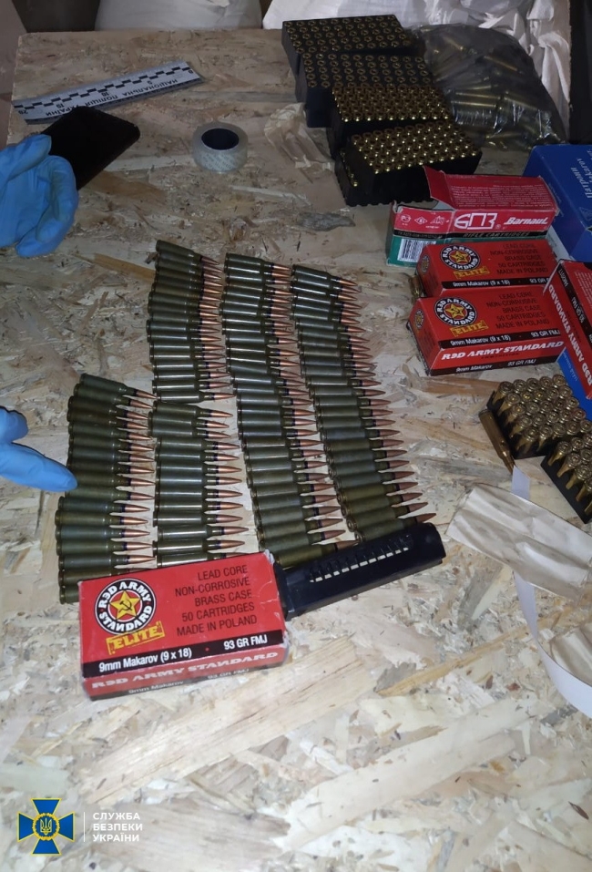 На Хмельниччині СБУ блокувала діяльність підпільних цехів з виготовлення вогнепальної зброї (відео)