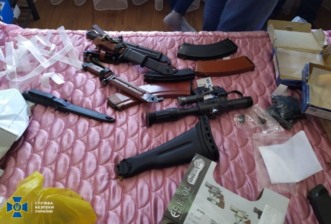 На Хмельниччині СБУ блокувала діяльність підпільних цехів з виготовлення вогнепальної зброї (відео)