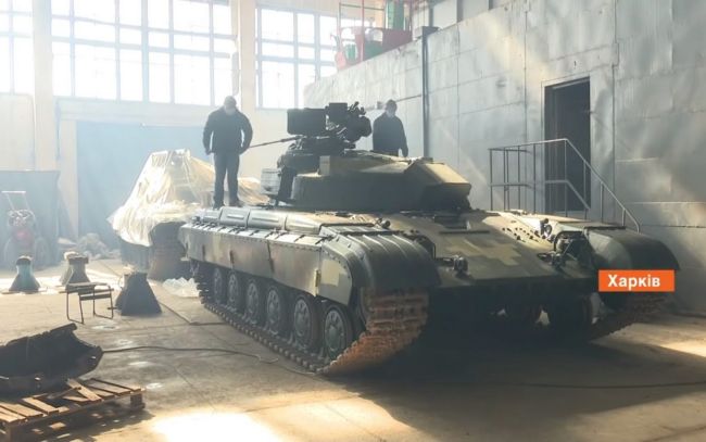 Харківський бронетанковий завод готує партію танків-тральщиків для армії України