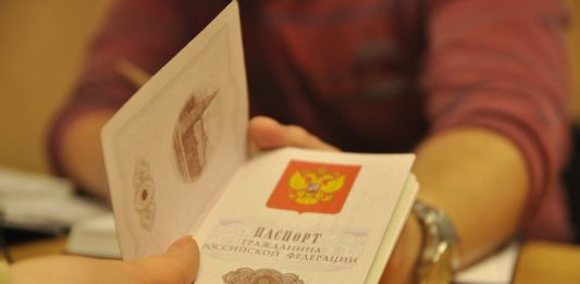 Главари «ЛДНР» запретили поездки за паспортами РФ: постарались украинские СМИ