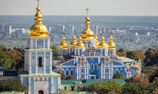 Православна церква України передала отримані кошти на доставку Благодатного вогню на боротьбу з коронавірусом