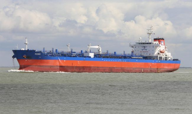 Україна купила кілька танкерів з нафтою у зв’язку з рекордним падінням цін