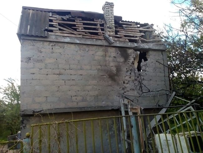 Оккупанты обстреляли дачи на Донбассе. ФОТО