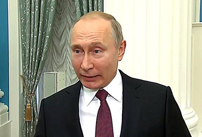 Рейтинг доверия Путину упал до рекордных 25%