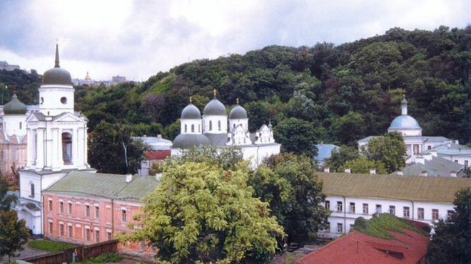 У Києві стався спалах коронавірусу у старовинному Флорівському жіночому монастирі