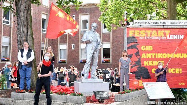 У Західній Німеччині з’явився перший пам’ятник Леніну