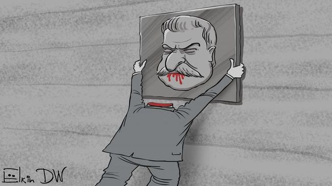 Москвич вешал портрет Сталина в подъезде и умер