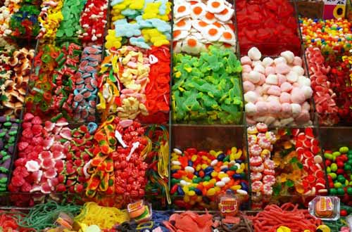 В Харьков могли завезти конфеты, вызывающие удушение