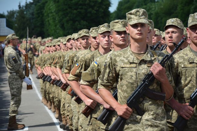 Призов громадян України віком 18-19 років на строкову військову службу можна проводити лише за їхнім бажанням