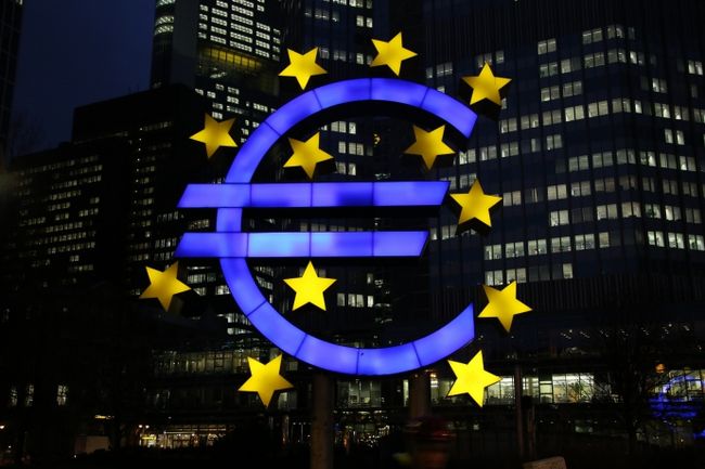Єврокомісія погіршила прогноз для економіки єврозони, очікує падіння на 8,7%