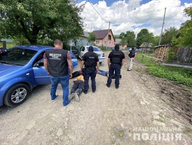 На Закарпатті поліцейські затримали організатора незаконної переправи нелегалів через державний кордон України