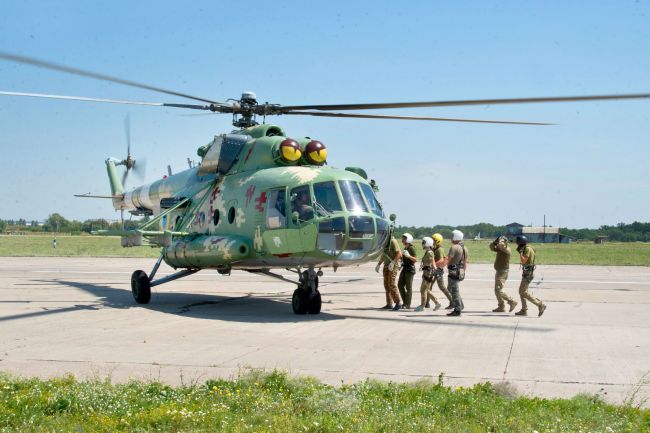 На Харківщині тренувалися авіаційні рятувальники