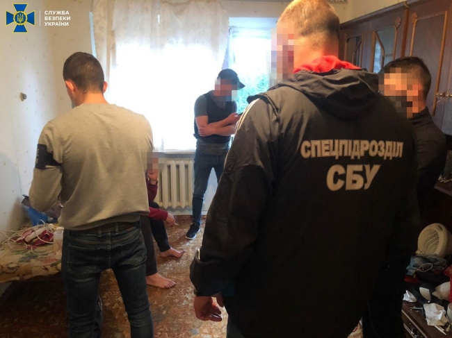 У Хмельницькому СБУ затримала угруповання наркоторгівців