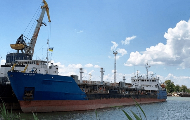 СБУ отдала в управление АРМА российский танкер, блокировавший украинские катера в Керченском проливе