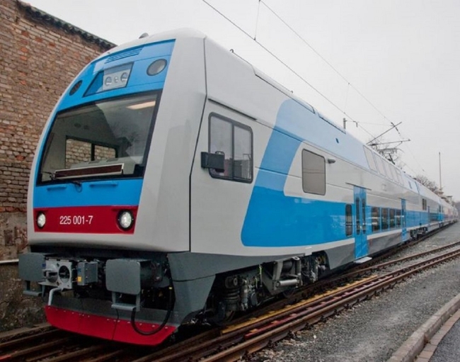 Укрзалізниця возобновляет продажу билетов на поезда из закрытых городов