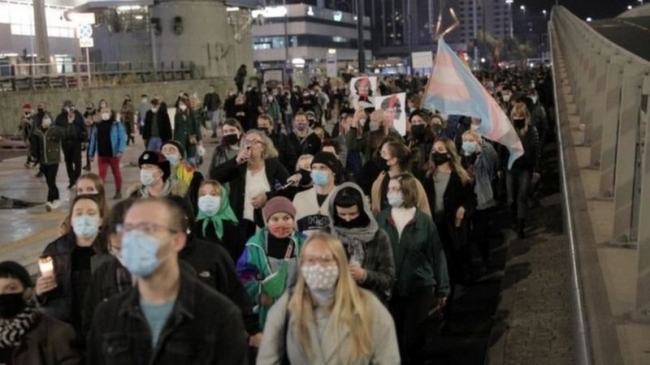 Заборона абортів у Польщі: жінки вийшли на протест, їх побили