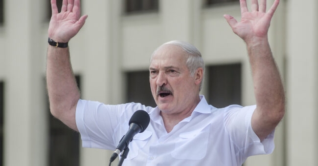 Лукашенко решил вооружать «народное ополчение»