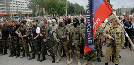 Терористи примусово мобілізовують населення на Донбасі: дані розвідки
