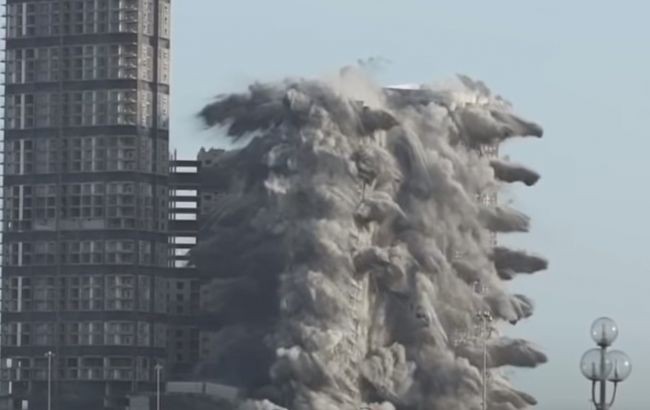 В ОАЭ взорвали 4 небоскреба сразу: взрыв попал в Книгу рекордов Гиннесса (ВИДЕО)