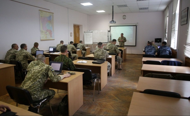 Які вимоги до освіти сержантського складу існують на сьогодні?