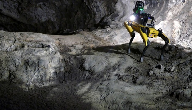 «Роботи-собаки» досліджуватимуть печери на Марсі