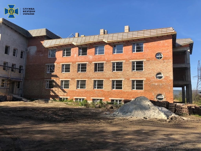 СБУ викрила розтрату мільйонів державних коштів під час будівництва тубдиспансеру на Закарпатті