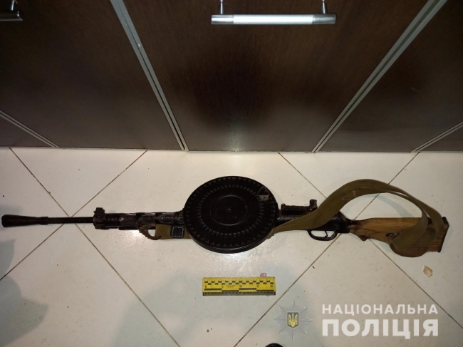 Харьковчанин продавал оружие (ФОТО)