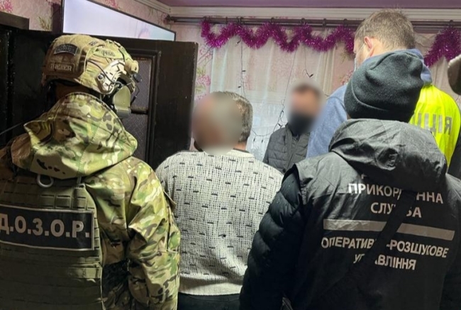 На Харківщині затримали організаторів незаконного переправлення осіб через державний кордон