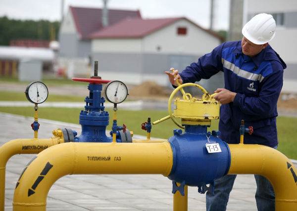 Газпром різко знизив транзит газу