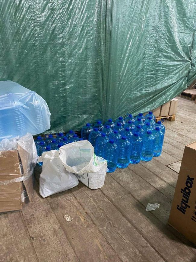 В Харькове с подпольного склада изъяли более 16 тонн нелегального алкоголя (ФОТО)
