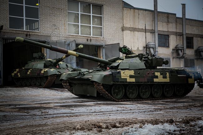 Київський бронетанковий завод передав Збройним Силам України п’ять відремонтованих танків Т-72