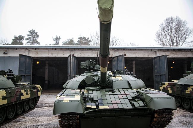 Київський бронетанковий завод передав Збройним Силам України п’ять відремонтованих танків Т-72