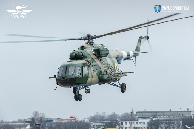 Українські армійці отримали модернізований вертоліт МІ-8МТ