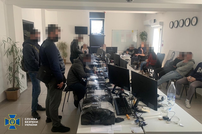 CБУ викрила мережу підпільних «call-центрів», які щомісяця ошукували українців на 7 млн грн