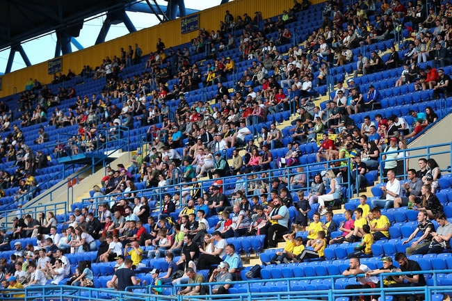 Харьковский футбольный клуб побил рекорд по количеству зрителей на трибунах (ФОТО)