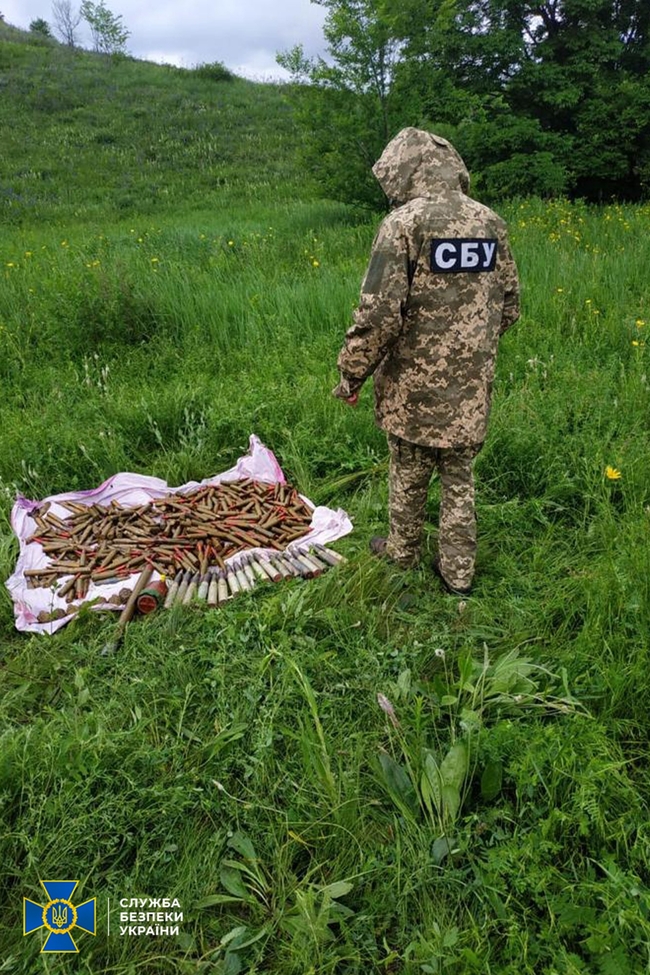 На Луганщині СБУ виявила три схрони бойовиків