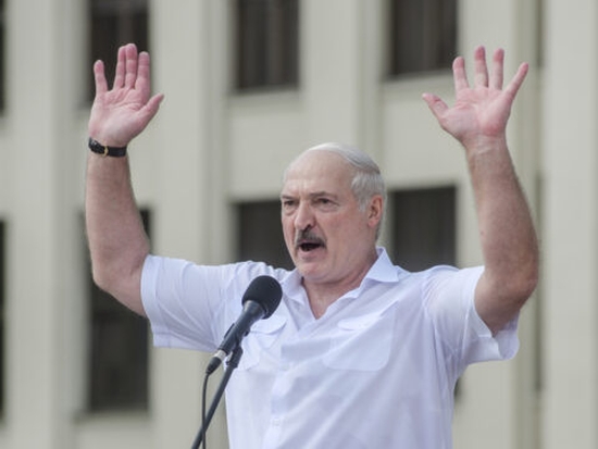 Европарламент призвал отключить Белоруссию от SWIFT и судить Лукашенко международным трибуналом