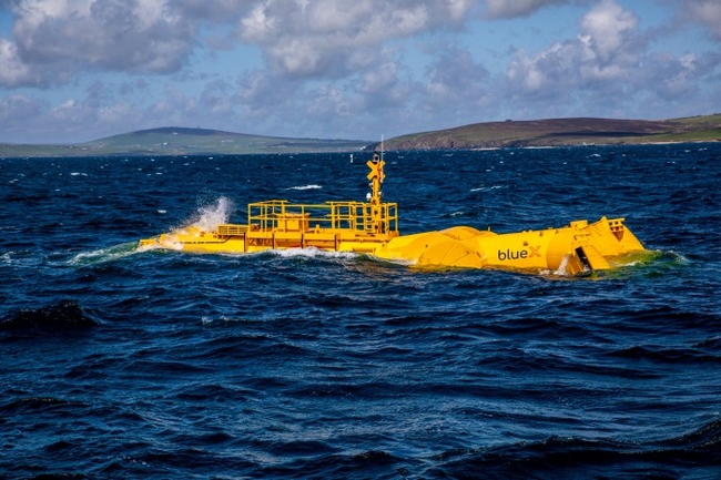 В Шотландии испытывают плавучий генератор, получающий электроэнергию из волн (ФОТО)