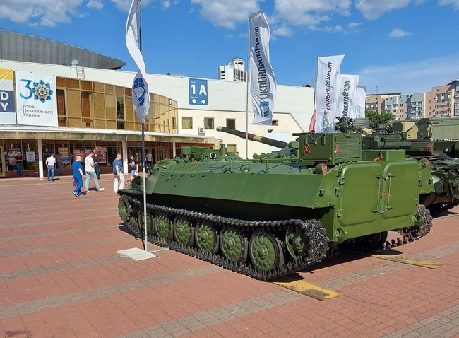 КБ «ЛУЧ» представило широкому загалу модернізований самохідний ПТРК «Штурм-С» (ФОТО)