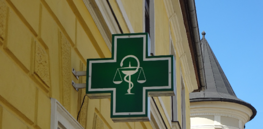 Коронавирус в Крыму: в больницах и аптеках острый дефицит лекарств