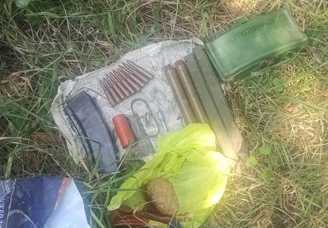 Сховок з міною та вибухівкою виявили прикордонники на Луганщині